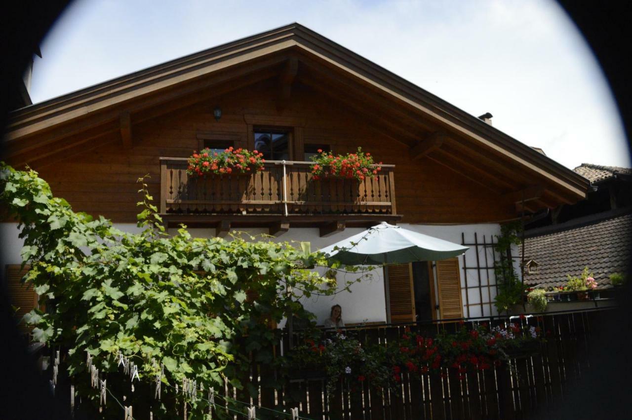 Hof Am Brunnen Apartment กอร์นายาโน ภายนอก รูปภาพ